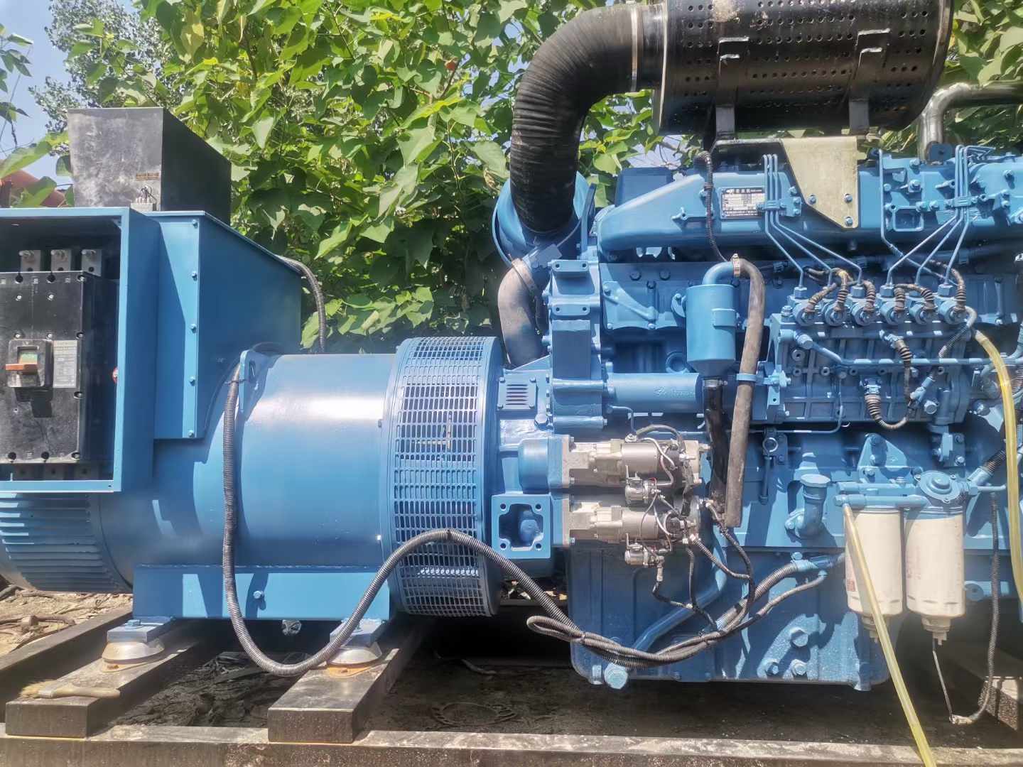 巍山详细说明降低 800kW 柴油发电机输出电流波动的方法